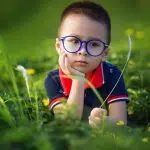 À quel âge les enfants peuvent-ils porter des lunettes ?